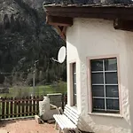 Nina With Garage Direct Train To Zermatt 圣尼克劳斯