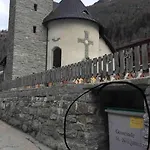 Nina With Garage Direct Train To Zermatt * Sankt Niklaus