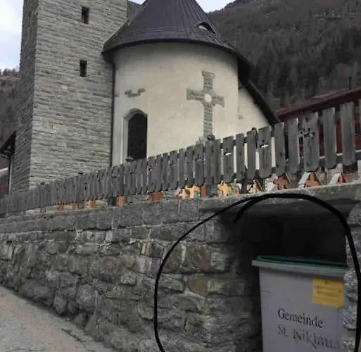 Nina With Garage Direct Train To Zermatt * Sankt Niklaus